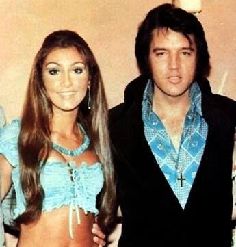 Here is a list of women that Elvis dated – Elvis Presley Sheila Ryan, Ann Pennington, Barbara Leigh, Miss Tennessee, Bobbie Gentry, Ann Margaret, Wanda Jackson, Brody Jenner, Linda Thompson