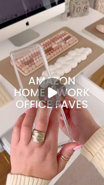 Desk Flowers Office, Amazon Office Must Haves Tiktok, Study Desk Setup Aesthetic, Office Aesthetic Woman Desk, Home Desk Decor Ideas, Work Desk Ideas Office, Home Office Desk Organization Ideas, Work Desk Setup Ideas, Small Work Office Ideas