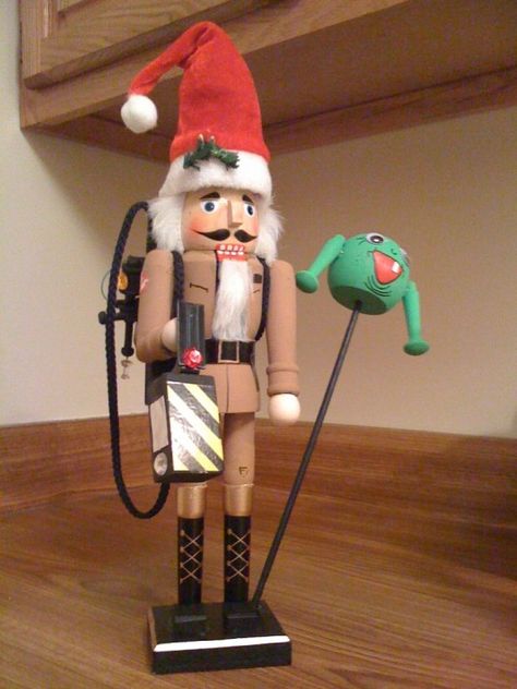 Ghostbusters nutcracker im going to do this for christmas Ghostbusters Christmas, Ghostbuster Birthday, Nutcracker Inspiration, Ghostbuster Party, Funny Nutcracker, Nutcracker Ideas, Nerdy Christmas, Nutcracker Characters, German Nutcrackers