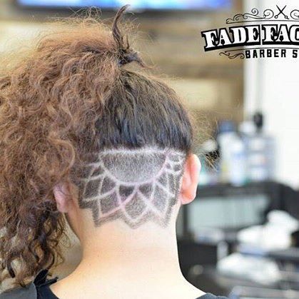 Super Cool Sun Flower Cut By @ezekielthebarber #UCFeed #BuzzCutFeed #Undercut #Undercuts #ShavedNape #NapeShave #NapeBuzz #UndercutNation #NapeCut #UndercutDesign #BuzzCut #GirlsWithShavedHeads #BarberArt #BarberShopConnect #BarberLife #InternationalBarbers Nape Undercut Designs, Girl Undercut, Undercut Haircut, Girls With Shaved Heads, Undercut Designs, Undercut Long Hair, Half Shaved Hair, Shaved Hair Designs, Nape Undercut