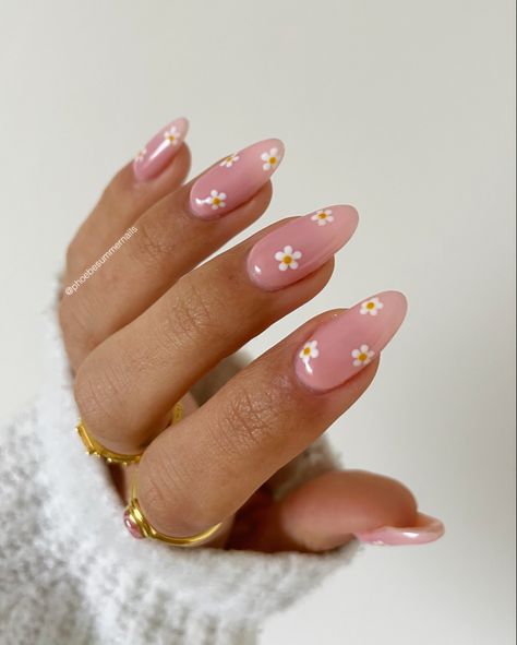 Pink White Nails, April Nails, Light Pink Nails, Daisy Nails, Vacation Nails, Minimalist Nails, Floral Nails, Chic Nails, Nails Designs