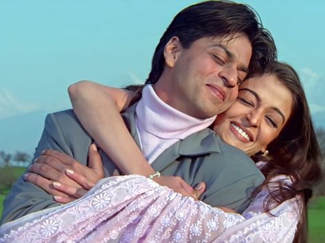 Aishwarya Rai And Salman Khan Aesthetic, Srk Aesthetic Pics, Srk Aishwarya, Srk Vintage Aesthetic, Srk And Aishwarya, Srk Romantic Pics, Bollywood Aesthetics, Shahrukh Khan Family, Cute Couple Sketches