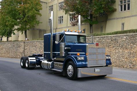 Beautiful Marmon 57P Marmon Trucks, Big Ford Trucks, Financial Mistakes, Truck Paint, Show Trucks, Big Rig Trucks, Large Cars, Big Rigs, Big Rig