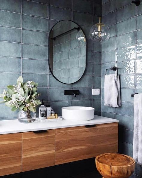 How To Tame Blue In the Bathroom? Floating Wood Vanity, Rich Bathroom, Master Bath Design, Interior Boho, Modern Bathroom Lighting, Bad Inspiration, Bath Design, Beautiful Bathrooms, Bathroom Makeover