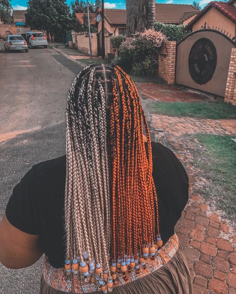 Model is standing with her back towards the camera camera showing her waist length knotless braids that are split into two colours. The left is light blonde while the right is Fox brown and also has beads at the end. Colour Knotless Braids, Braids With Beads At The End, Two Colour Braids, Knotless Braids With Beads, Knotless Braid, Plus Size Baddie, Braids With Beads, Pretty Braided Hairstyles, Knotless Braids