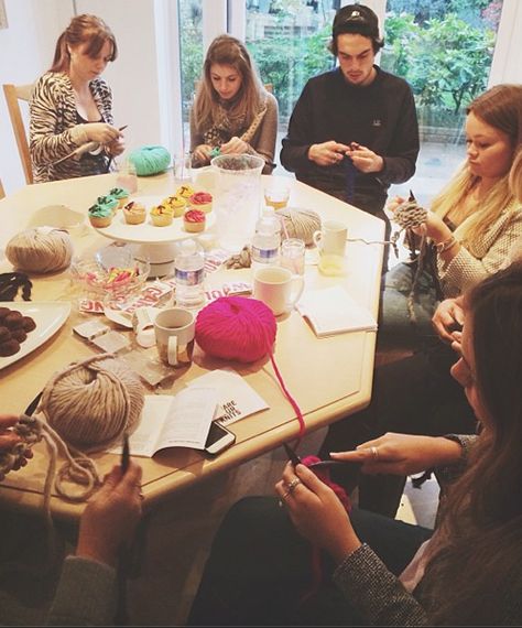 A successful knitting party hosted by Jade in her hometown. Everyone walked out with their own knitted hat! #gogang #getyourkniton Knitting Party Ideas, Knitting Artwork, Vision Board Assignment, Knitting Party, Group Party, Knitting Club, Knitting Group, Women Crafts, Book Cafe