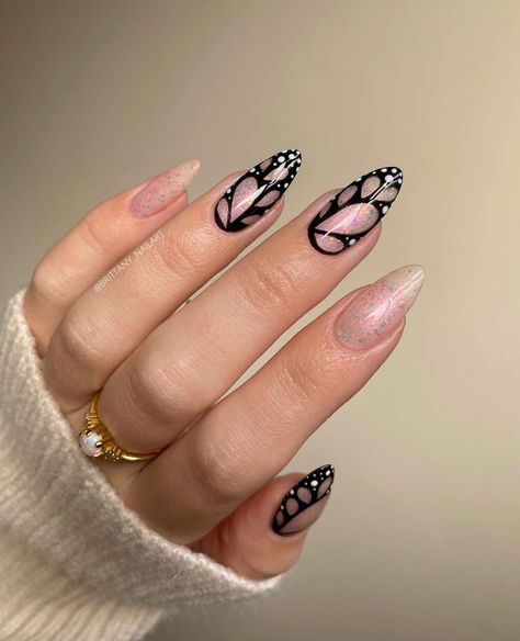 Nails Mariposa, Simple Butterfly Nails, Butterfly Nail Ideas, Nude Nails With Glitter, Uñas Ideas, Butterfly Nail Designs, Makeup Nails Designs, Marble Nail Designs, Nails Arts