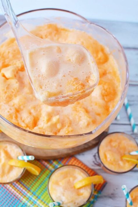 Orange sherbet punch is so easy to make it Orange Sherbet Punch, Punch Party, Sherbet Punch Recipes, Easy Party Punch, Sherbet Ice Cream, Sherbet Punch, Orange Punch, Easy Punch Recipes, Easy Punch