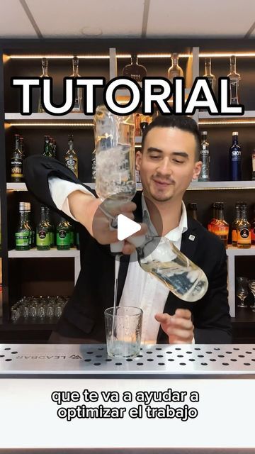 Javier Hernández on Instagram: "TUTORIAL ✅  Aumenta tu nivel en la barra con esta técnica avanzada para servir más rápido y eficiente 😉🍸  - - - - - - - - - - - - - - ____________________________________________ #barman #bartender #flair #show #service #cocteles #argentina #buenosaires #cocktail #coctel #bottles #botellas #botella #caba #tutorial #aprender #tutorials #tutoriales" Javier Hernandez, Instagram Tutorial, April 13, On Instagram, Instagram