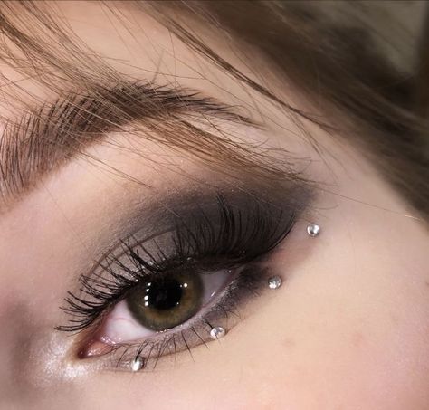 Dark Rhinestone Makeup, Mitski Concert Makeup, Black Eye Makeup, Concert Makeup, Eyeliner Ideas, Rhinestone Makeup, Swag Makeup, Ethereal Makeup, Pinterest Makeup