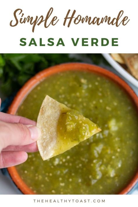 The secrete to a really good salsa verde? Broiling the tomatillos and peppers first. Get my simple recipe for this bright and tangy salsa! Authentic Salsa Verde Recipe, Best Party Dips, Authentic Salsa, Geek Recipes, Homemade Salsa Verde, Salsa Verde Recipe, Fry Bake, Verde Sauce, Verde Recipe