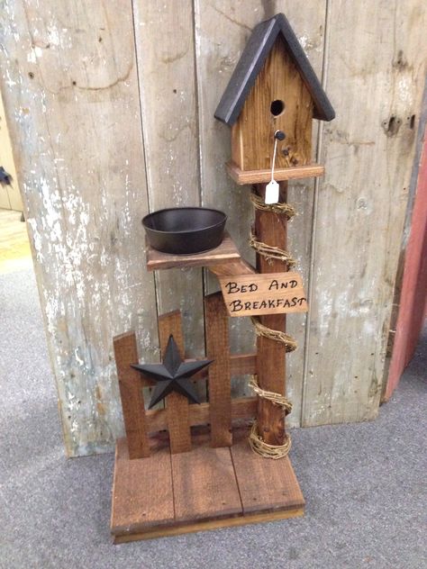 Teapot Birdhouse, Homemade Bird Houses, Bird Houses Ideas Diy, Beautiful Birdhouses, Barn Wood Crafts, Wood Projects For Beginners, Outdoor Crafts, Bird Houses Diy, Work Home