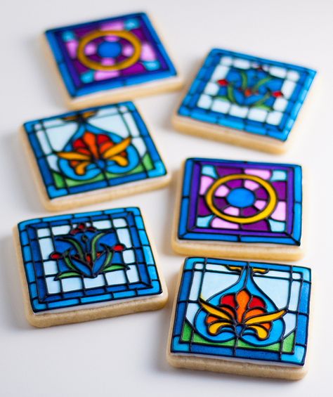 Stained Glass Cookies | First try at painting royal icing with thinned gel color and a paintbrush, a technique learned in Sweetambs' Craftsy class Decorated Royal Icing Cookies, Royal Icing Ideas, Modern Cookies, Decorated Cookies Royal Icing, Glass Cookies, Flood Icing, Stained Glass Cookies, Ideas Cupcakes, Paint Cookies