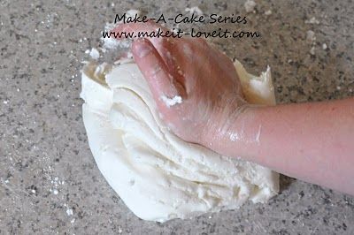 Coloring Fondant, Home Made Fondant, Cake Boss Recipes, Fondant Tips, How To Make Marshmallows, Fondant Recipe, Marshmallow Fondant, Wedding Cake Recipe, Modeling Chocolate