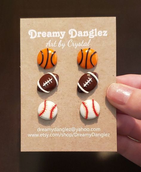 Football Polymer Clay Earrings, Baseball Clay Earrings, Clay Sports Earrings, Baby Crafts Diy, Laser Engraved Ideas, Polymer Clay Diy, Pottery Crafts, Diy Pottery, Fimo Clay