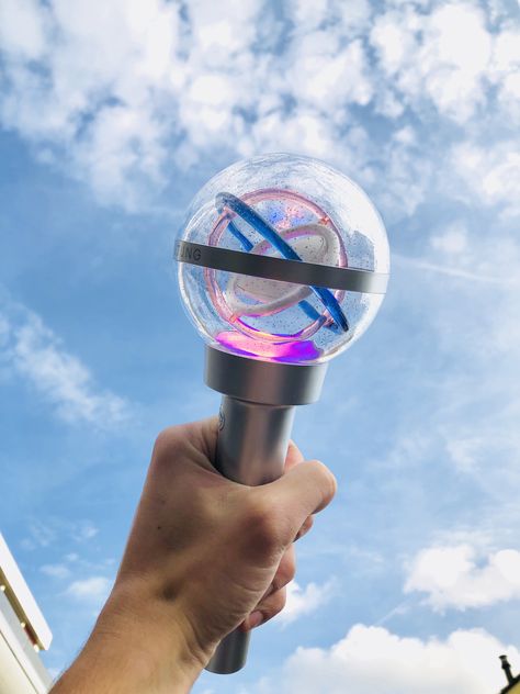 Wjsn Lightstick, K Pop Lightstick, Carat Bong, Kpop Lightsticks, Lightstick Kpop, Kpop Lightstick, Txt Daydream, Gfriend Yuju, Kpop Makeup