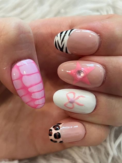 Detailed Nails Acrylic, Cute Nail Designs Preppy, Nails With A Lot Of Designs, Rose Gold Cheetah Nails, Muted Tone Nails, Cute Nails Summer 2024, Really Cute Nail Designs, Extra Design Nails, Utah Nails Summer