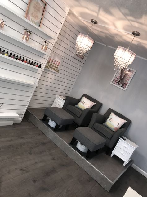 Pedicure Stations Designs, Beauty Salon Pedicure Station, Pedicure Platform Station, Pedicure Area In Salon, Pipeless Pedicure Station Ideas, Salon Pedicure Station Ideas, Pedicure Platform, Pedicure Station Ideas, Manicure Station