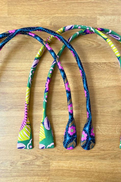 Diy Purse Handles, Sewing Handbag, Fabric Purse, Perfect Purse, Fabric Pen, Perfect Curves, Quilt Binding, Fabric Purses, Purse Handles