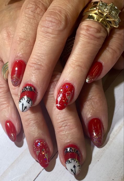 Nails Happy New Year, Clock Nails, New Years Clock Nail Designs, Chinese New Year Rabbit Nail Art, Clock Plates New Years, New Year Nail Art, New Year Eve Clock, Champaign Glasses, New Years Nail