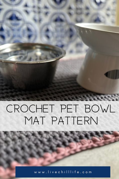 Using an absorbent stitch and cotton yarn, crochet a custom fit pattern to catch messing eaters and water bowl/fountain splashes. Beginner friendly free pattern with video tutorial. Crochet Snuffle Mat Pattern, Crochet Dog Mat Free Pattern, Dog Bowl Mat Crochet Free Pattern, Crochet Drying Mat Free Patterns, Crochet Cat Food Mat Free Pattern, Pet Mat, Pet Bowls, Crochet Animals, Custom Fit