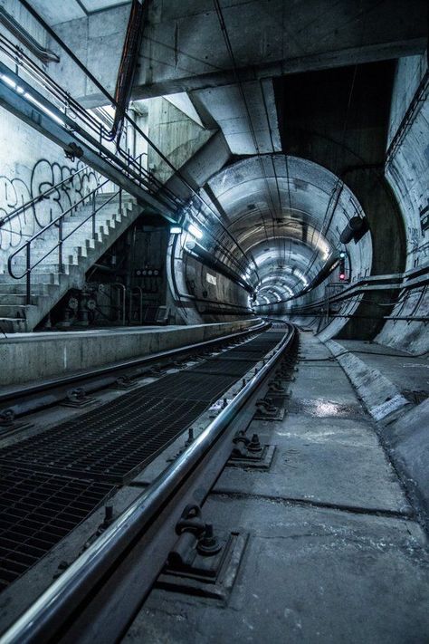 U Bahn, Trik Fotografi, Abandoned Buildings, Brutalism, Urban Photography, A Train, Abandoned Places, Metropolis, Budapest