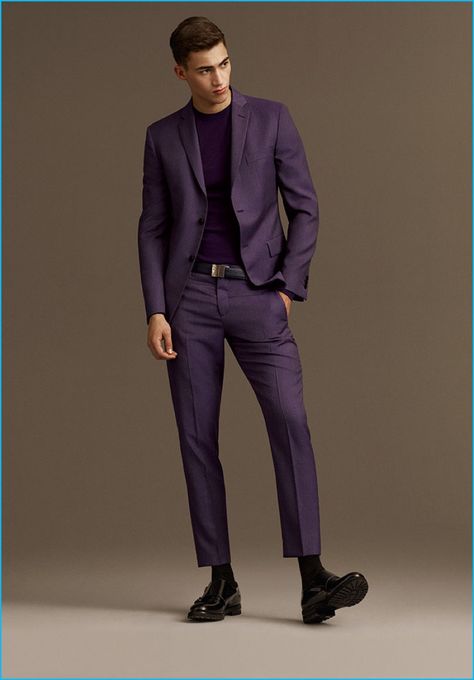 Alessio Pozzi makes a bold statement in a purple suit from Versace's fall-winter… Men Suit Wedding, Purple Suit, Purple Suits, Wedding Suits Groom, Groomsmen Suits, Party Suits, Purple Outfits, Custom Suit, Purple Guy