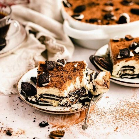 Oreo Tiramisu - Flouring Kitchen Oreo Tiramisu, Traditional Tiramisu, Tiramisu Recipe, Chocolate Sandwich, Chocolate Sandwich Cookies, Food Sweet, Sandwich Cookies, No Bake Treats, Decadent Desserts