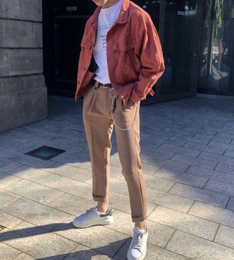 Vintage Outfits Men Casual, Vintage Outfits Classy, Vintage Outfits Men, Highsnobiety Fashion, Aesthetic Outfits Men, Outfits Retro, Beige Outfit, Mens Trendy Outfits, Mens Fashion Streetwear