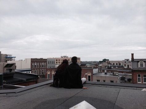 Sit on a rooftop and just enjoy the view. Allison Argent, Ulzzang Couple, Caroline Forbes, Wow Art, Two People, The Roof, Couple Photography, Maui, Gq