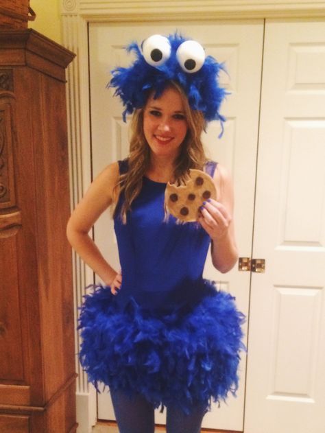 Diy Cookie Monster Costume, Monster Costume Diy, Cookie Monster Halloween Costume, Monster Cookies Halloween, Karneval Diy, Cookie Monster Costume, Meme Costume, Cookie Costume, Carnaval Outfit