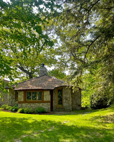 Cottage, nature, cottagecore, cottage home, trees, grass, green, cute home, cottage living, small cottage, stone wall, stone path, small home, aesthetic, aesthetic home, aesthetic house, cute, dream house, dream home, cot, cottagecore home, cottagecore house, beautiful, forest, forest home, tiny living Stone Cottage Aesthetic, Small Home Aesthetic, Forest Cottage Aesthetic, Cottagecore Tiny House, Cottagecore House Exterior, Small Stone Cottage, Cabin Hotel, Suburban Houses, Cottage Nature