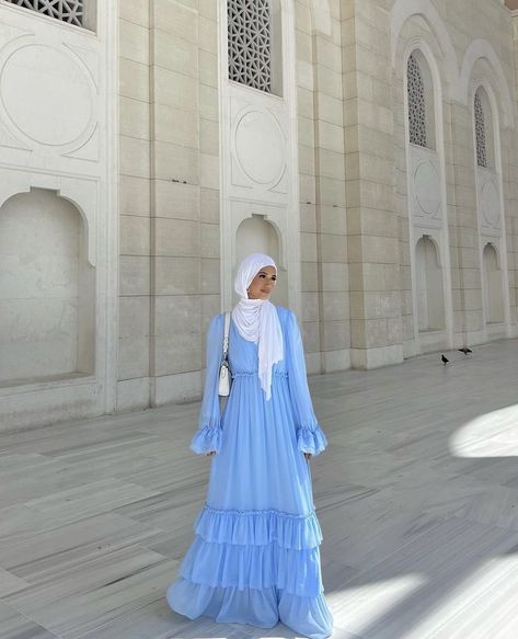 Blue Hijab, Modest Outfits Muslim, Blue Dress Outfits, Outfits Muslim, Modest Dresses Fashion, Ankara Dress Styles, Modest Summer Dresses, Stylish Hijab, Cute Modest Outfits