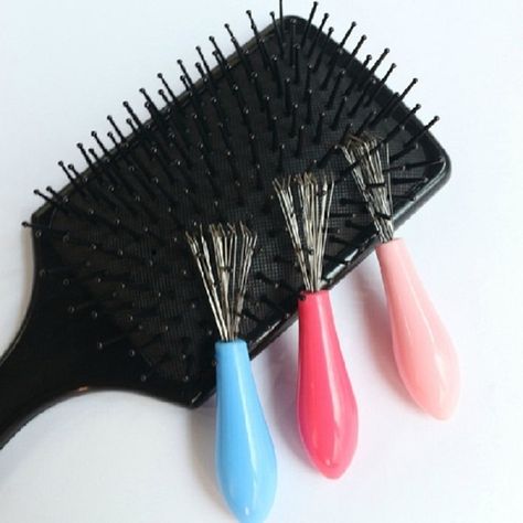 Hair Brush Cleaner, Clean Hairbrush, Hair Removal Women, Tangled Hair, Hair Brushes, How To Clean Metal, Normal Hair, Clean Hair, Hair Detangler