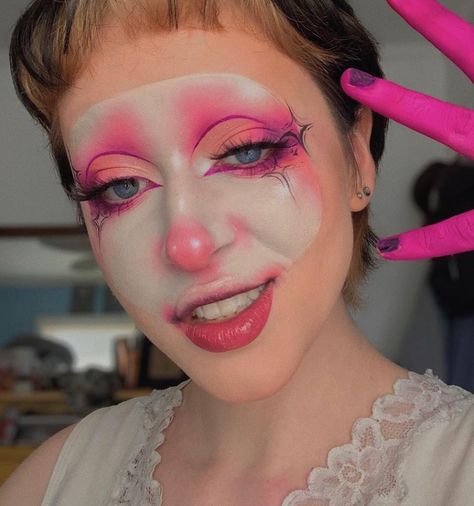 Swirly Makeup, Cute Clown Makeup Aesthetic, Cute Clown Makeup, Artsy Makeup, Alt Makeup, Face Art Makeup, Swag Makeup, Cool Makeup Looks, Dope Makeup