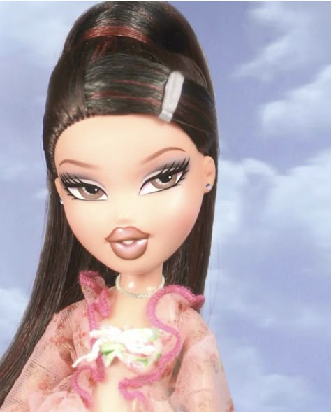 Bratz Latina, Bratz Lookbook, Leila Core, Bratz Mood, Bratz Wallpaper, Bratz Doll Outfits, Ariana Grande Drawings, Mask Aesthetic, Brat Doll