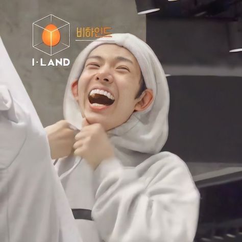 I Land Heeseung, Enhypen Iland, Lee Evans, K Meme, Lee Heeseung, Cute Jokes, 웃긴 사진, Meme Faces, Kpop Funny