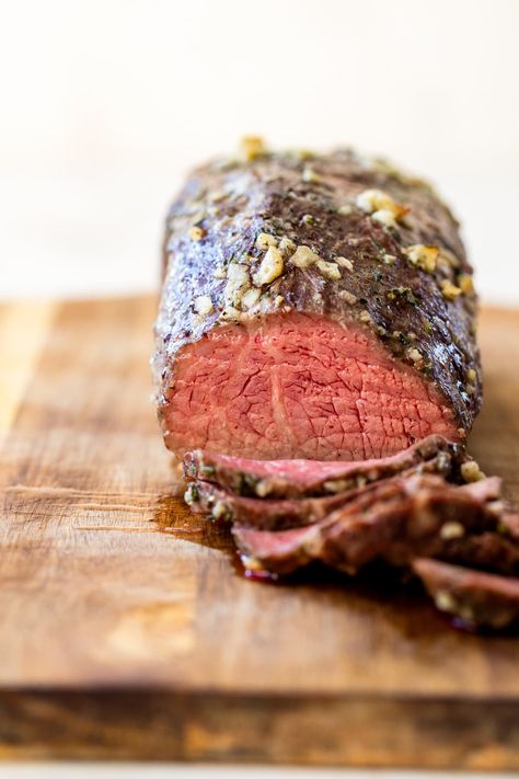 Hands-Off Roast Beef Recipe Perfect Roast Beef, Rare Roast Beef, Tip Roast, Roast Beef Dinner, Brazilian Recipes, Cooking Roast Beef, Sirloin Roast, Sirloin Tip Roast, Sirloin Tips