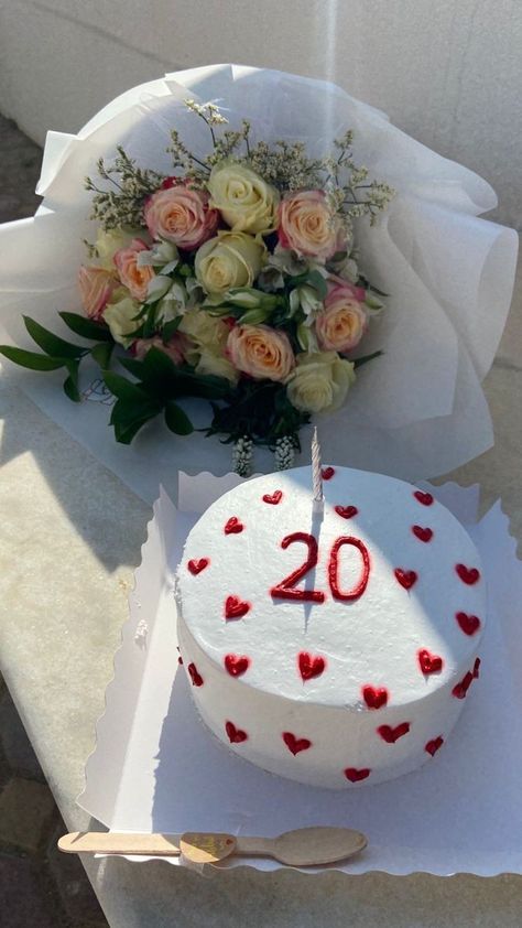 Mini Cake 20 Birthday, 20 Heart Cake, White And Red Cake Birthdays, 20s Birthday Cake, 20th Birthday Cake Ideas, 20th Birthday Cake, 20th Bday, 20 Birthday Cake, 20 Number