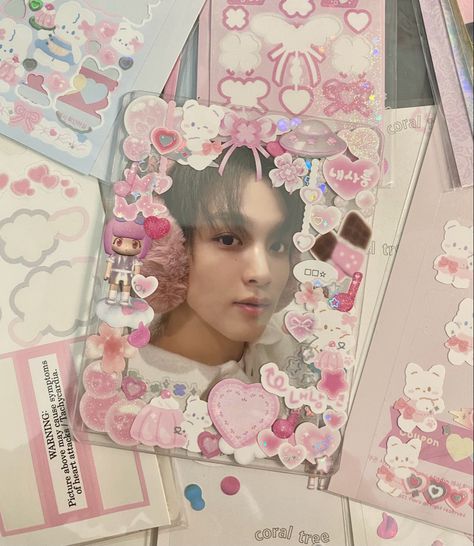 Top Loaders Deco, Kpop Deco Toploader, Pc Decoration Kpop, Cute Toploader, Toploader Deco Ideas, Kpop Toploader Deco, Toploader Decor, Pink Binder, Kpop Toploader