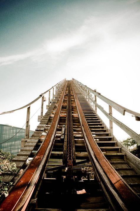 Uphill climb sky park fun high up roller coaster climb Six Flags New Orleans, Wooden Roller Coaster, Augustus Waters, Abandoned Amusement Parks, Amusement Park Rides, Parc D'attraction, Roller Coaster Ride, Six Flags, The Villain