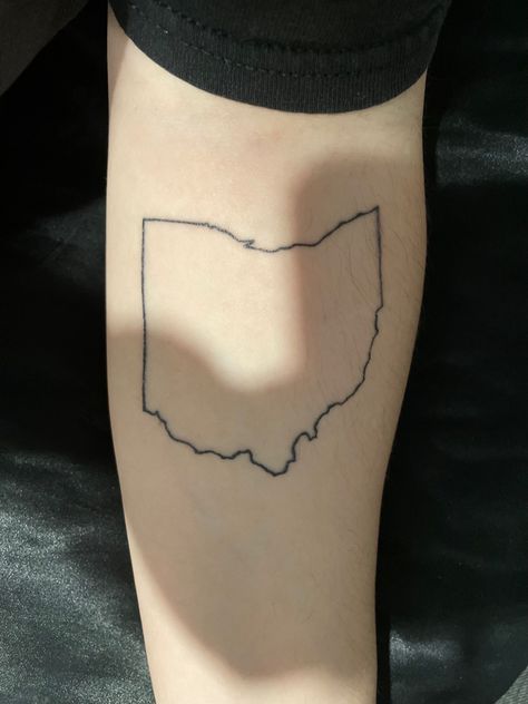 Ohio Tattoos Women, Ohio Tattoo Ideas, Ohio State Tattoos, Ohio Outline, Ohio Tattoo, Work Tattoo, Line Work Tattoo, Garden Recipes, Tattoos And Piercings