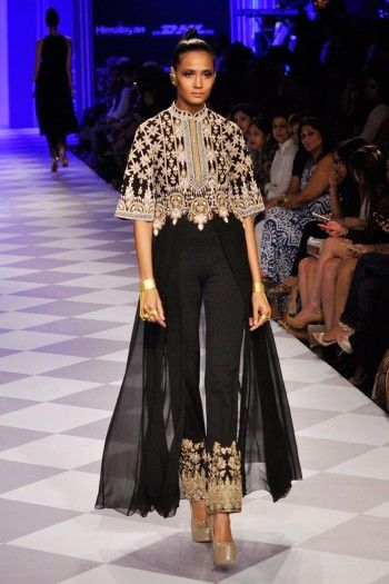 Indo Western Outfits, Embroidery Jacket, Mode Kimono, Anita Dongre, Heavy Embroidery, Lakme Fashion Week, Indo Western, Pakistani Outfits, Classy Women