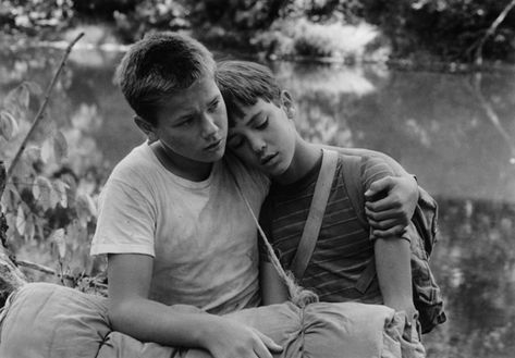 Stand By Me Film, Wil Wheaton, River Phoenix, 80s Movies, Movies And Series, Film Stills, Look At You, Stephen King, Bbc News