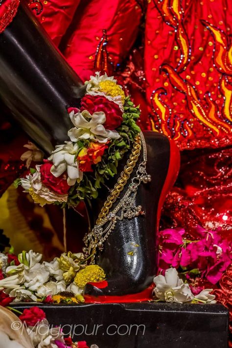 Lotus Feet Of Lord Krishna, Ram Sita Photo, Mahakal Shiva, Kids Dress Collection, Shree Krishna Wallpapers, Beautiful Landscape Photography, Lord Krishna Hd Wallpaper, Mysterious Girl, Radha Krishna Wallpaper