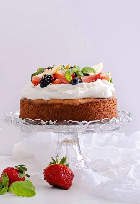 This basil lemon cake combines two amazing flavors, basil and lemon, balancing them into a cake that has an incredible taste and texture. Basil Lemon Cake, Lemon Basil Cheesecake, Basil Cake, Almond Sponge Cake, Pastry Workshop, Coconut Loaf Cake, Opera Cake, Coffee Buttercream, Lime Cake