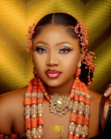 Igbo Traditional Bridal Hairstyles, Igbo Traditional Makeup, Nigerian Bride Makeup, Nigerian Traditional Makeup Looks, Bridal Makeup Nigeria, Igbo Bride Traditional Weddings, Bride Hairstyles Updo, Bridal Hair Decorations, Igbo Traditional Wedding