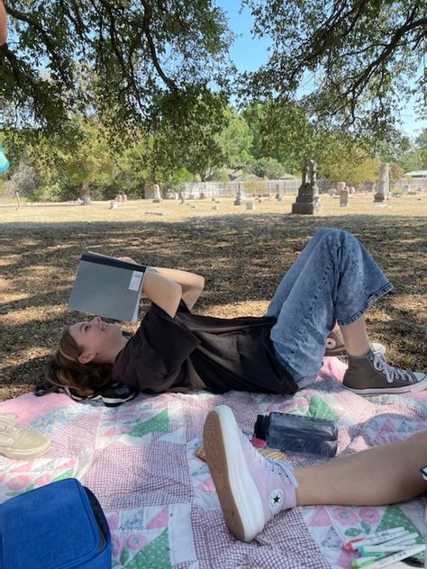 journal / journaling / picnic / cemetery Cemetery Date, Cemetery Picnic, Graveyard Picnic, Chinese Holidays, Halloween 5, Picnic Ideas, Happy Things, Hello Spring, Instagram Inspiration