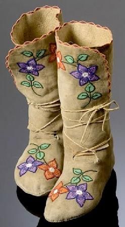 Shoshone Beadwork | pair of Shoshone/Bannock beaded hide moccasins with floral and vamp ... Moccasin Patterns, Native American Moccasins, Native American Dress, Moccasin Pattern, Indian Beadwork, Beaded Moccasins, Native American Regalia, Native American Clothing, Native American Crafts