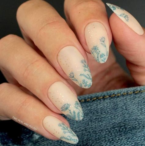 Unique Manicure, Natural Looking Nails, Artist Collaboration, Candy Cane Nails, Natural Nail Designs, Easter Nail Designs, Classy Nail Designs, Nail Stamping Plates, Easter Nails